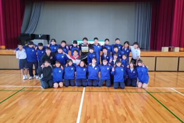 1/29『プロスポーツチームとの連携による体力向上推進事業』山瀬功治さんが周防大島町立周防大島中学校を訪問！！